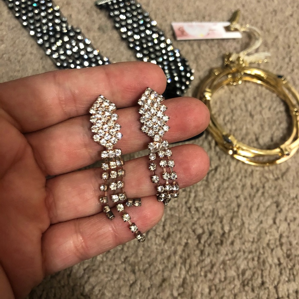 Jewelry - Picture 2 of 7